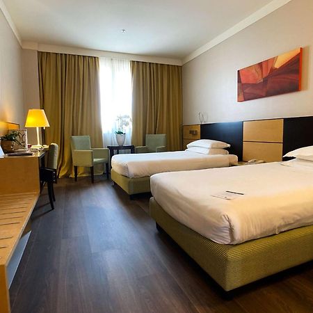 Best Western Plus Hotel Le Favaglie Cornaredo Esterno foto