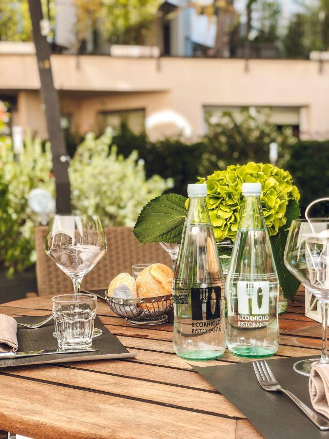 Best Western Plus Hotel Le Favaglie Cornaredo Esterno foto
