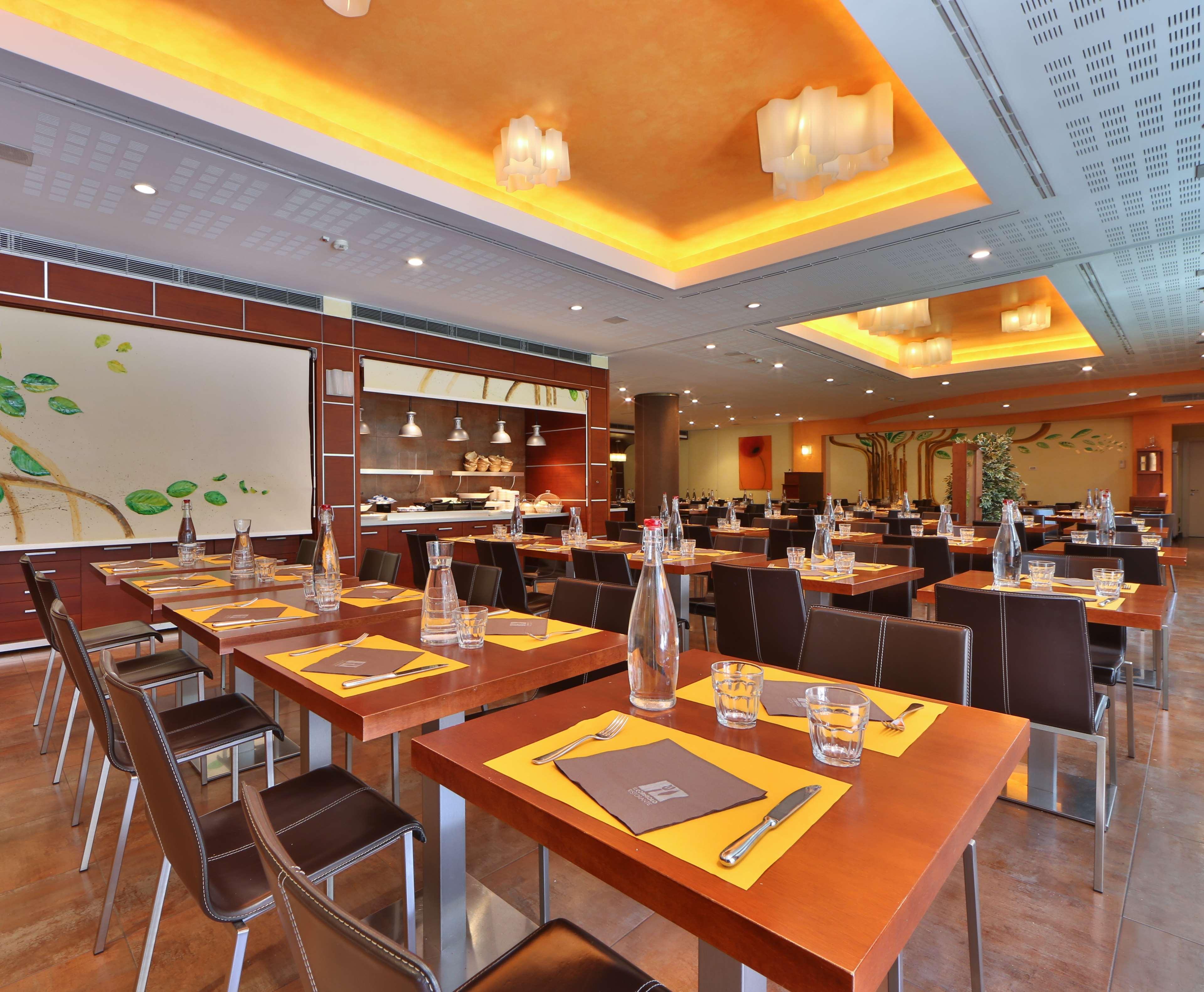 Best Western Plus Hotel Le Favaglie Cornaredo Esterno foto