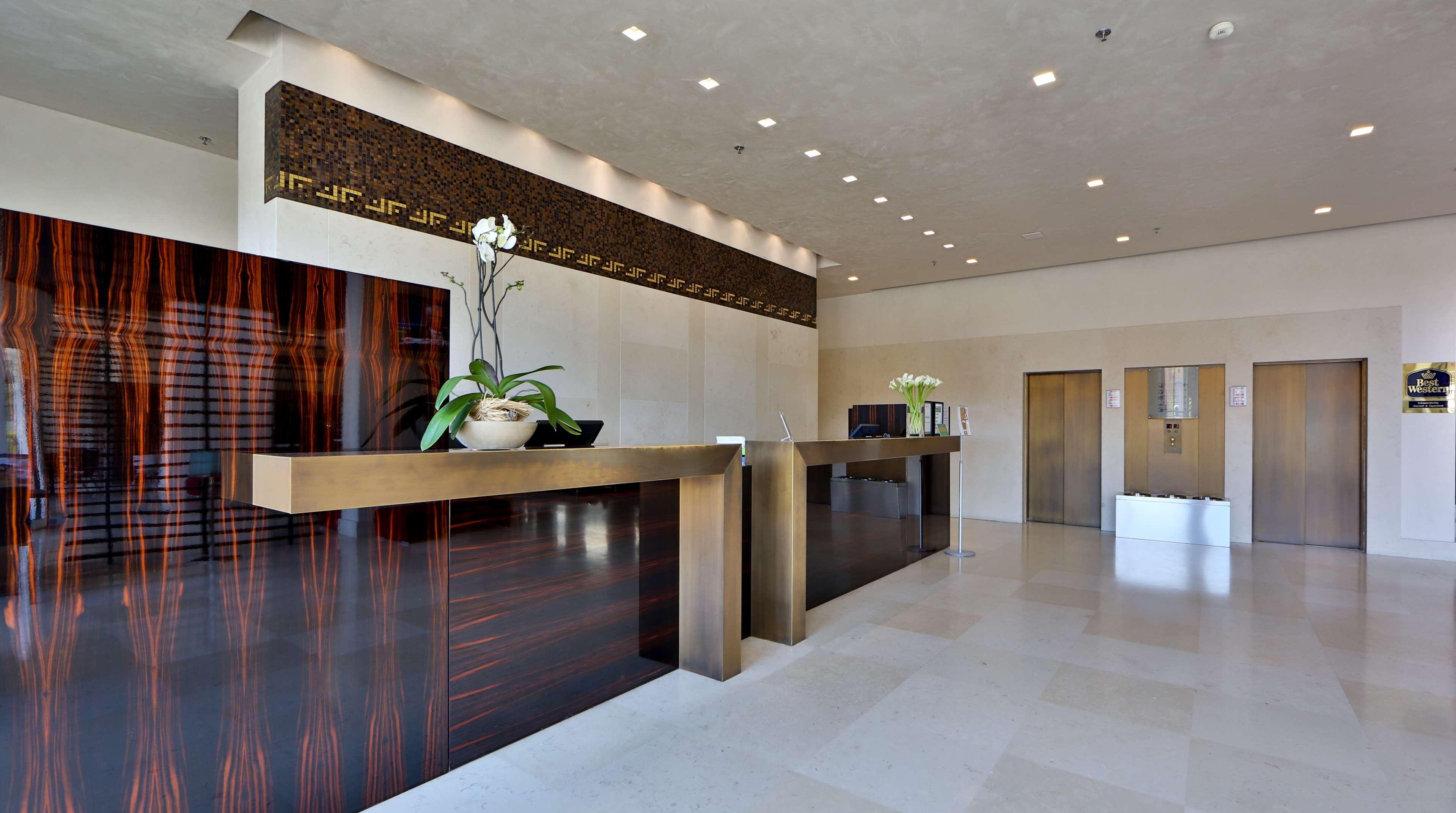 Best Western Plus Hotel Le Favaglie Cornaredo Esterno foto