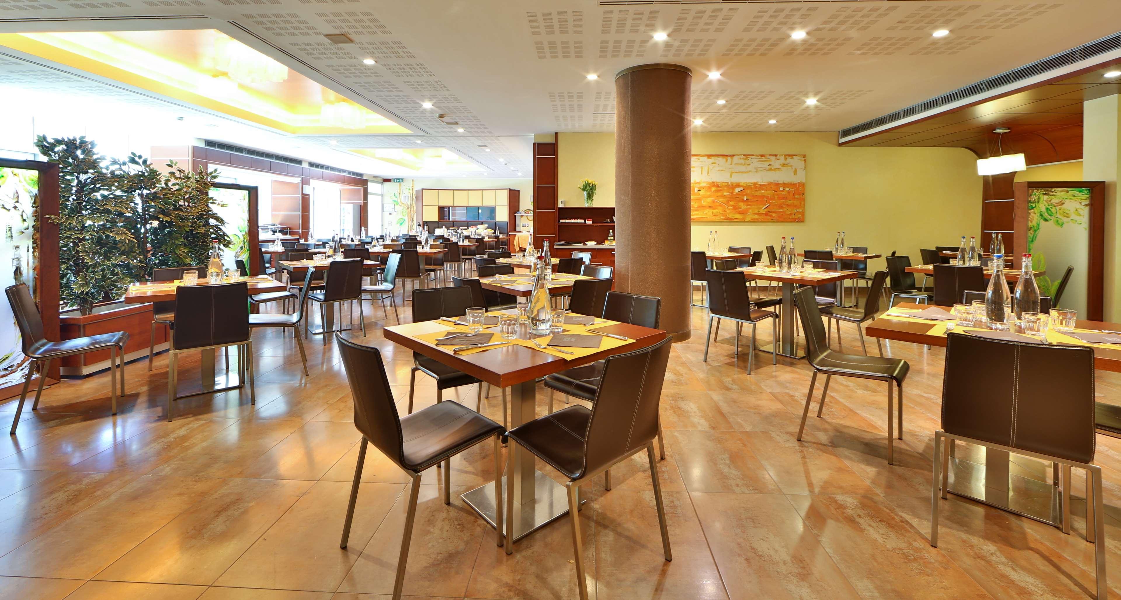 Best Western Plus Hotel Le Favaglie Cornaredo Esterno foto