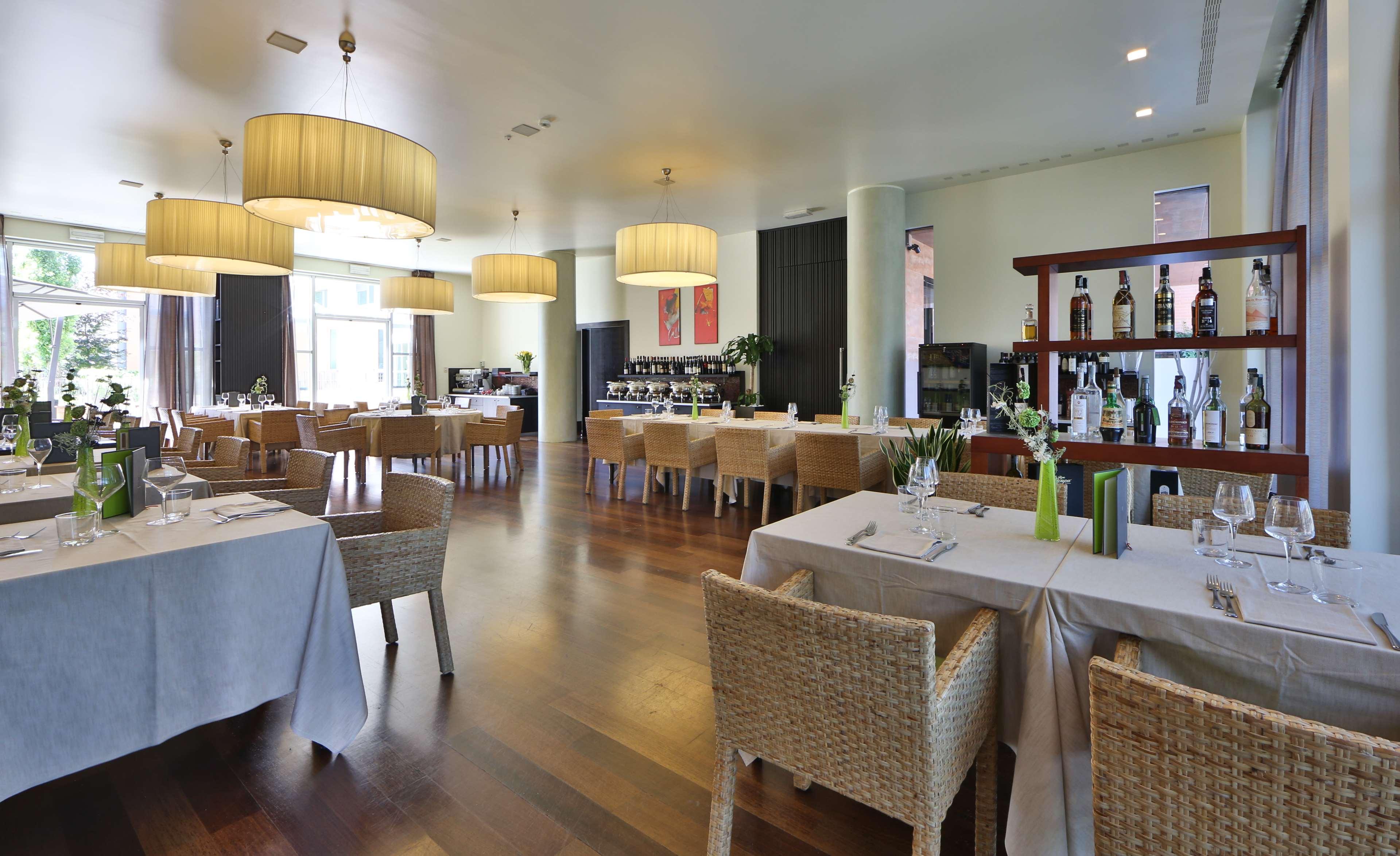 Best Western Plus Hotel Le Favaglie Cornaredo Esterno foto