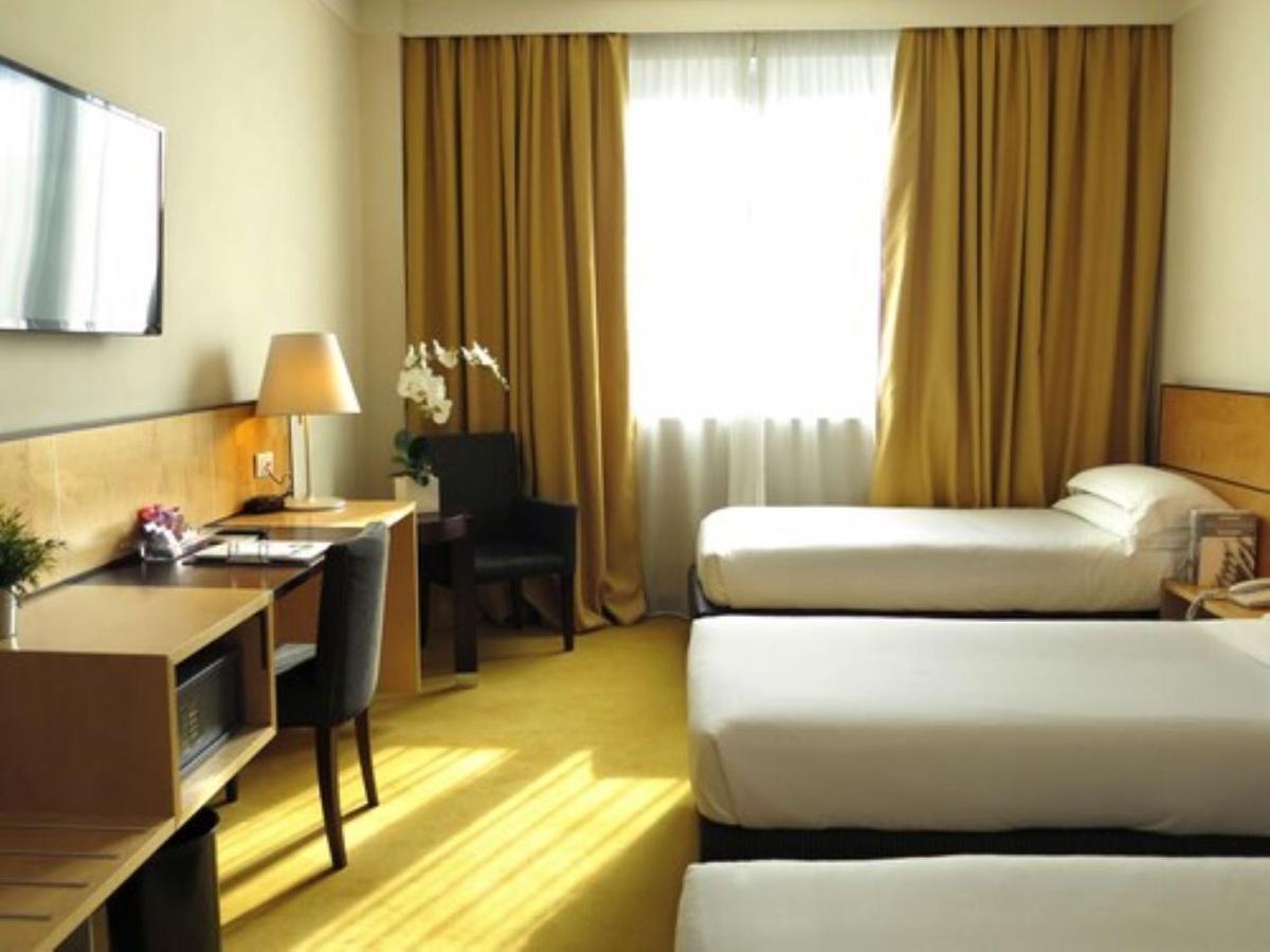 Best Western Plus Hotel Le Favaglie Cornaredo Esterno foto