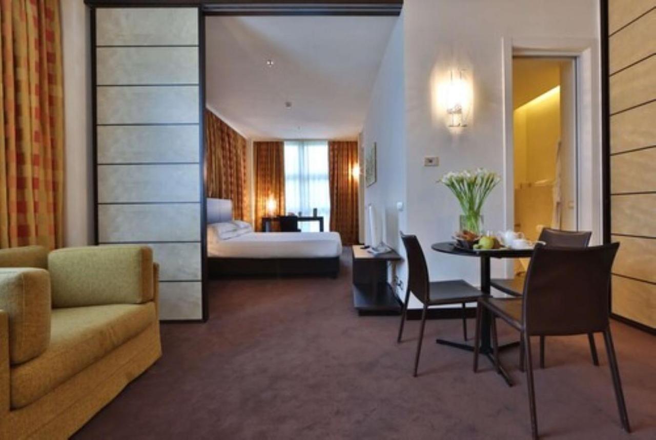 Best Western Plus Hotel Le Favaglie Cornaredo Esterno foto